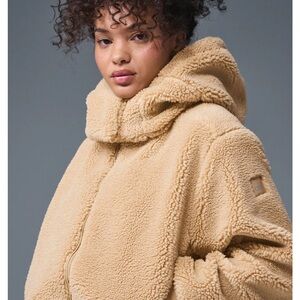 Alo Yoga Sherpa Hooded Jacket in Beige